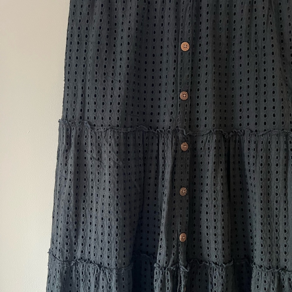 Tgla Francescas Black Button-Down Eyelet Tiered Mid Skirt Size Medium NWOT - Picture 6 of 9